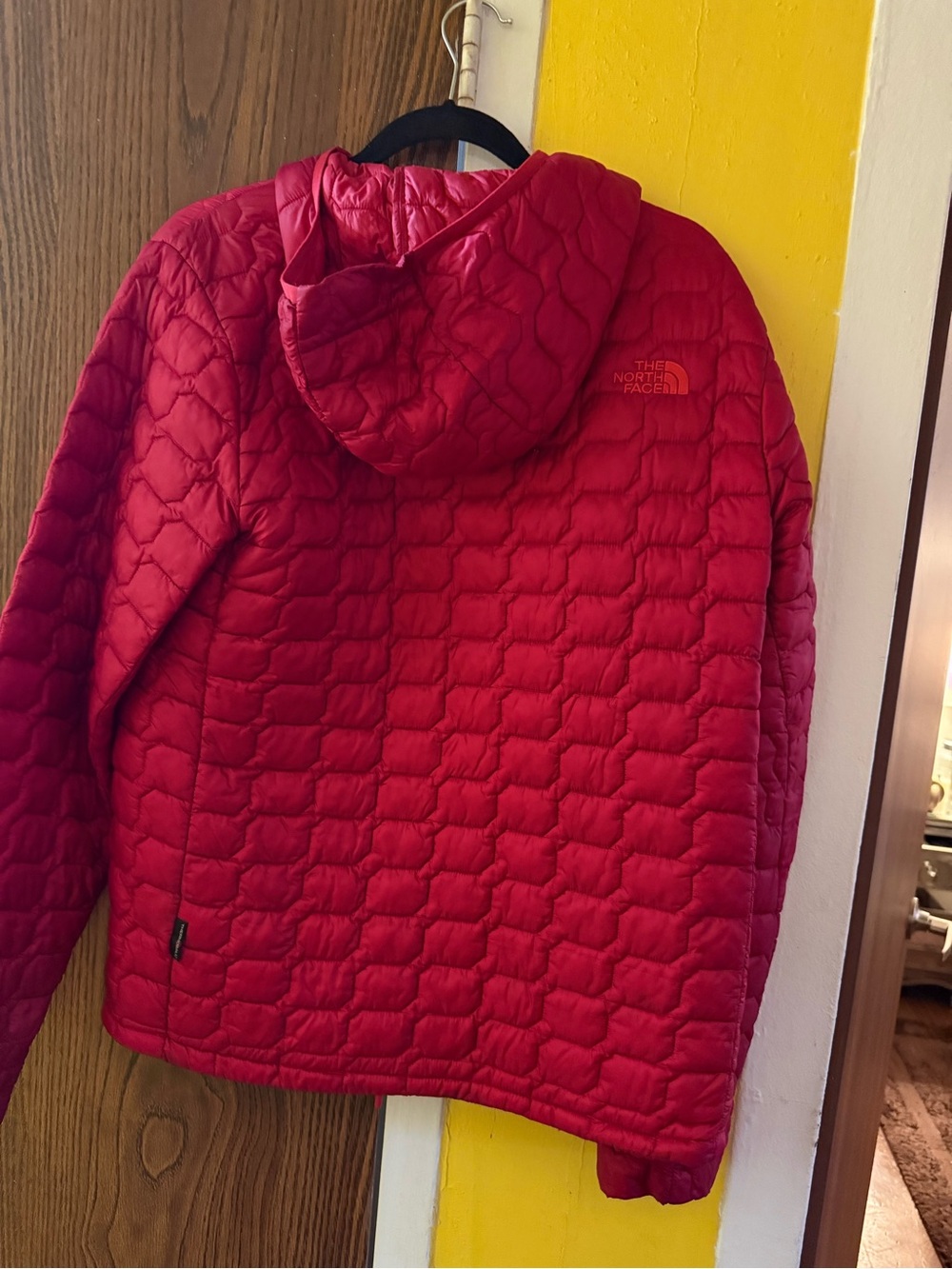 The North Face Women’s Crimson Quilted Hooded Puffer Jacket - Picture 3 of 3